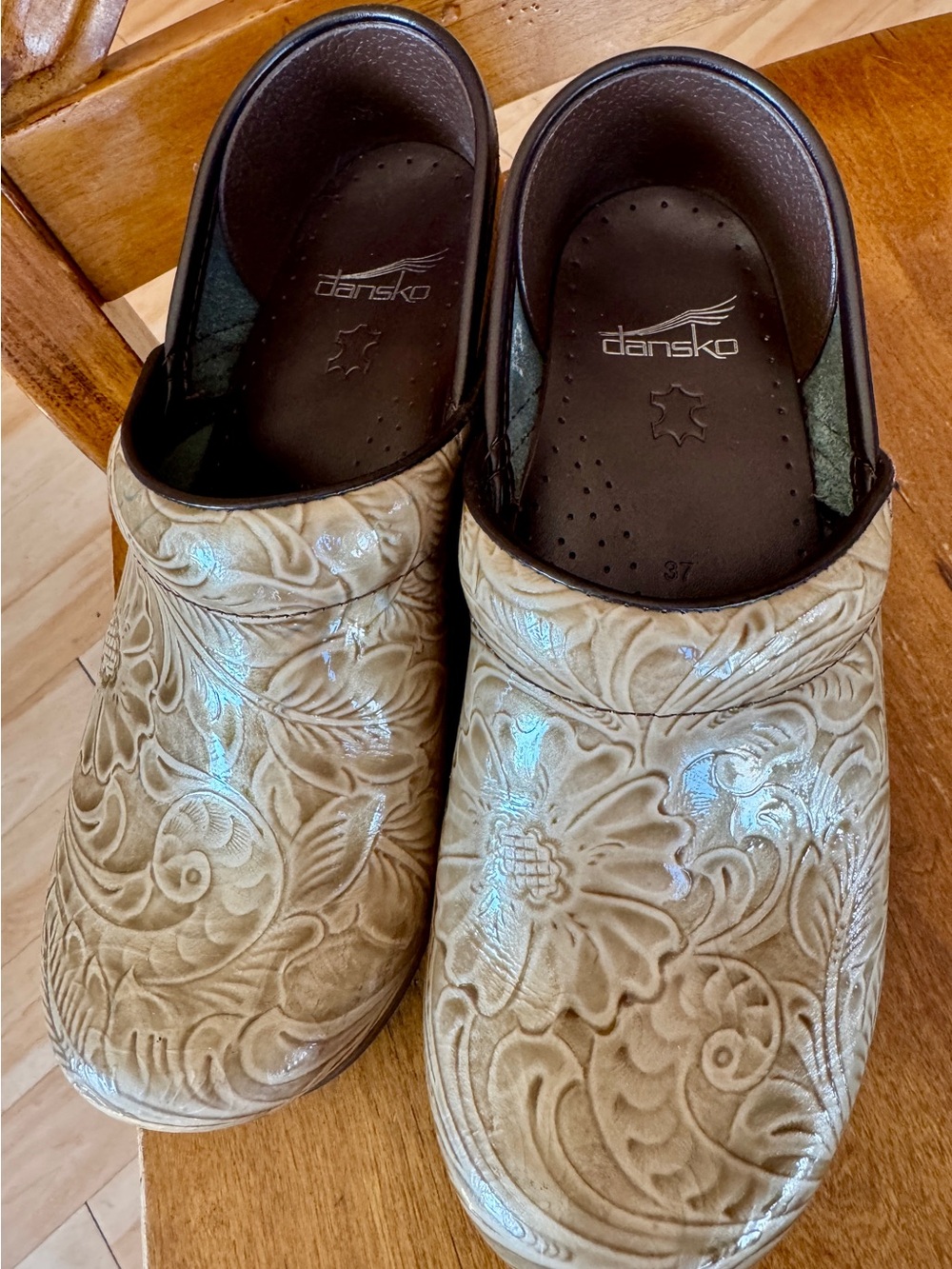 Women’s Dansko clogs size 37